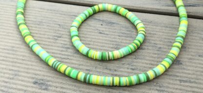 Heishi-Set „Green Harmony“ – Kette & Armband in Grüntönen & Gelb – Bild 2