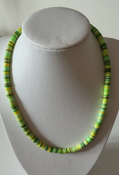 Heishi-Set „Green Harmony“ – Kette & Armband in Grüntönen & Gelb – Bild 3