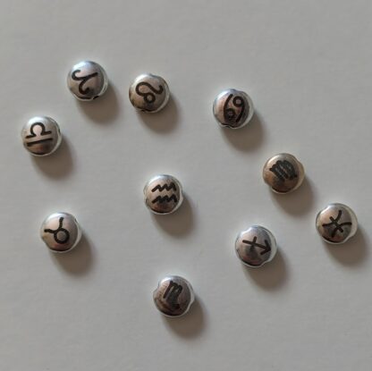 Sternenglanz am Handgelenk – Filigranes Armband mit Sternzeichen-Perle – Bild 4